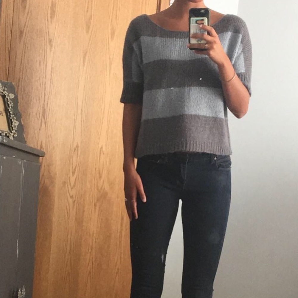 American eagle crop sweater